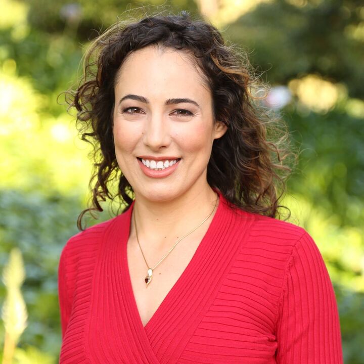 Mena Hackard, REALTOR® in Sacramento, Windermere