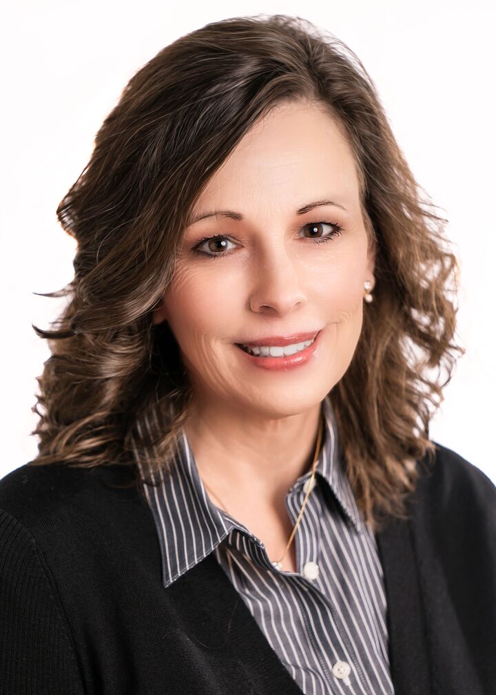 Connie Ponder, Real Estate Salesperson in Cape Girardeau, Premiere Realty