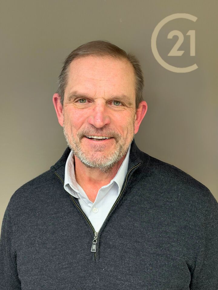 Michael Rozwadowski,  in Shelby Township, Professionals