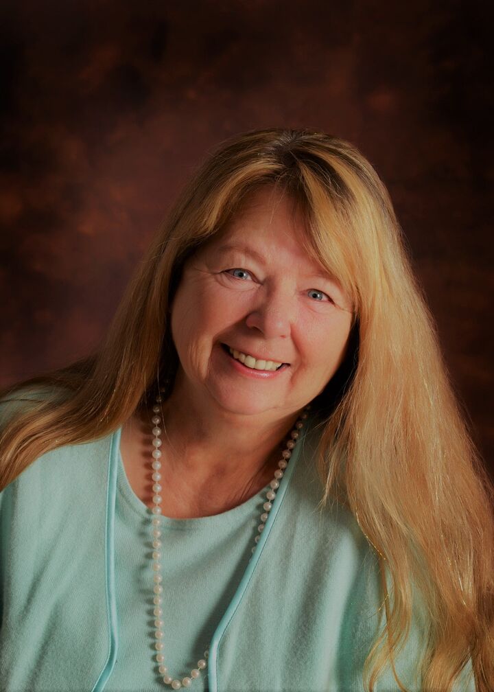 Caro Johnson, Associate Real Estate Broker in Chehalis, Lund, Realtors