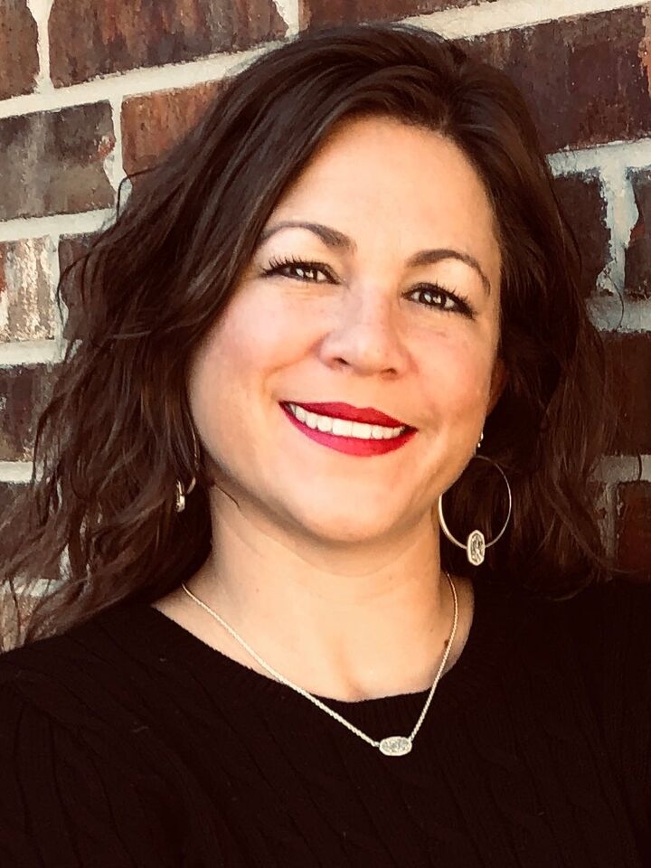 Lisa Brewer, Real Estate Salesperson in Edmond, Paramount