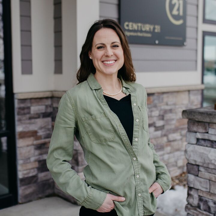 Madelyne Culp, Real Estate Salesperson in Urbandale, Signature Real Estate