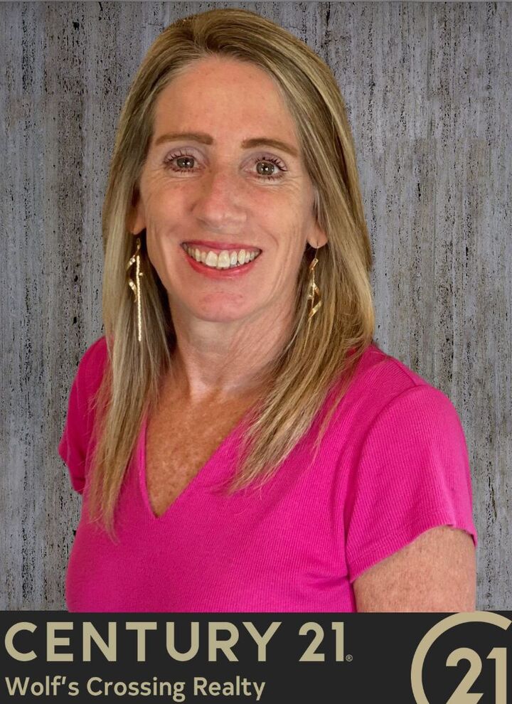 Marianne Linder, Real Estate Salesperson in Saint Cloud, Wolf's Crossing Realty