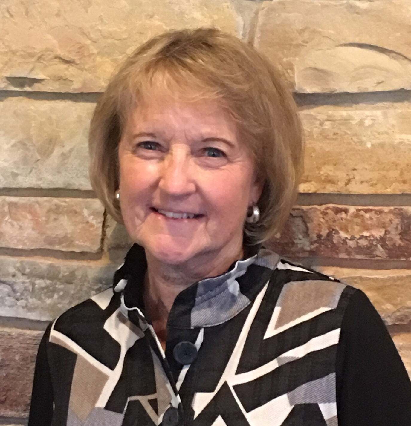 Sharon Rhoades, Associate Real Estate Broker in DeKalb, Circle