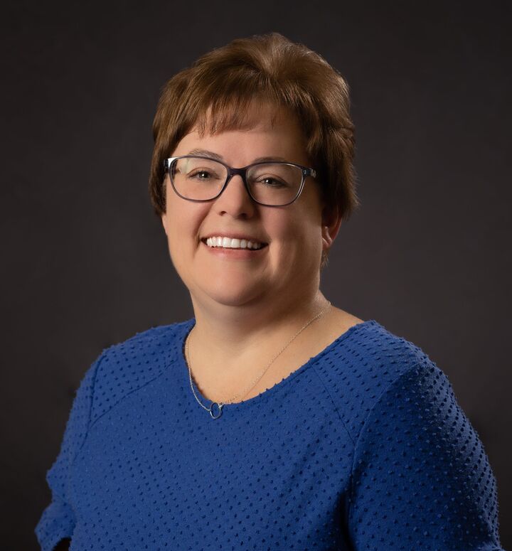 Lorri Warner, Real Estate Salesperson in Saginaw, Signature Realty