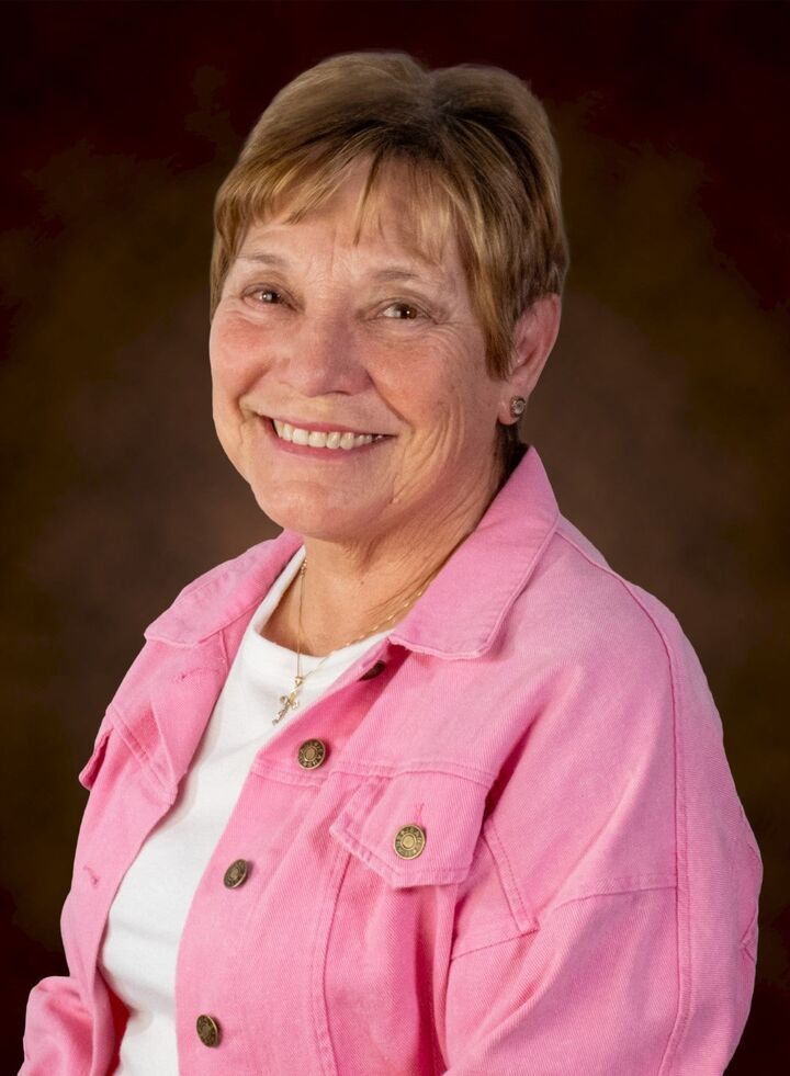 Dee Ellis, Real Estate Salesperson in Topeka, American Home