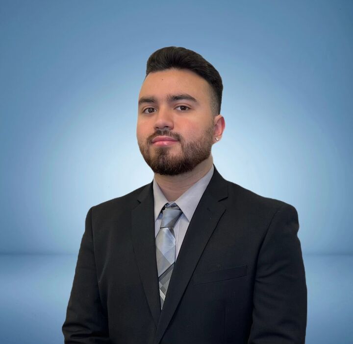 Alexander Reyes, Real Estate Salesperson in Downey, LOTUS