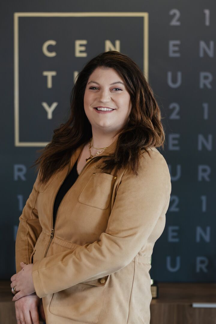 Kelley Kinser, Real Estate Salesperson in Urbandale, Signature Real Estate