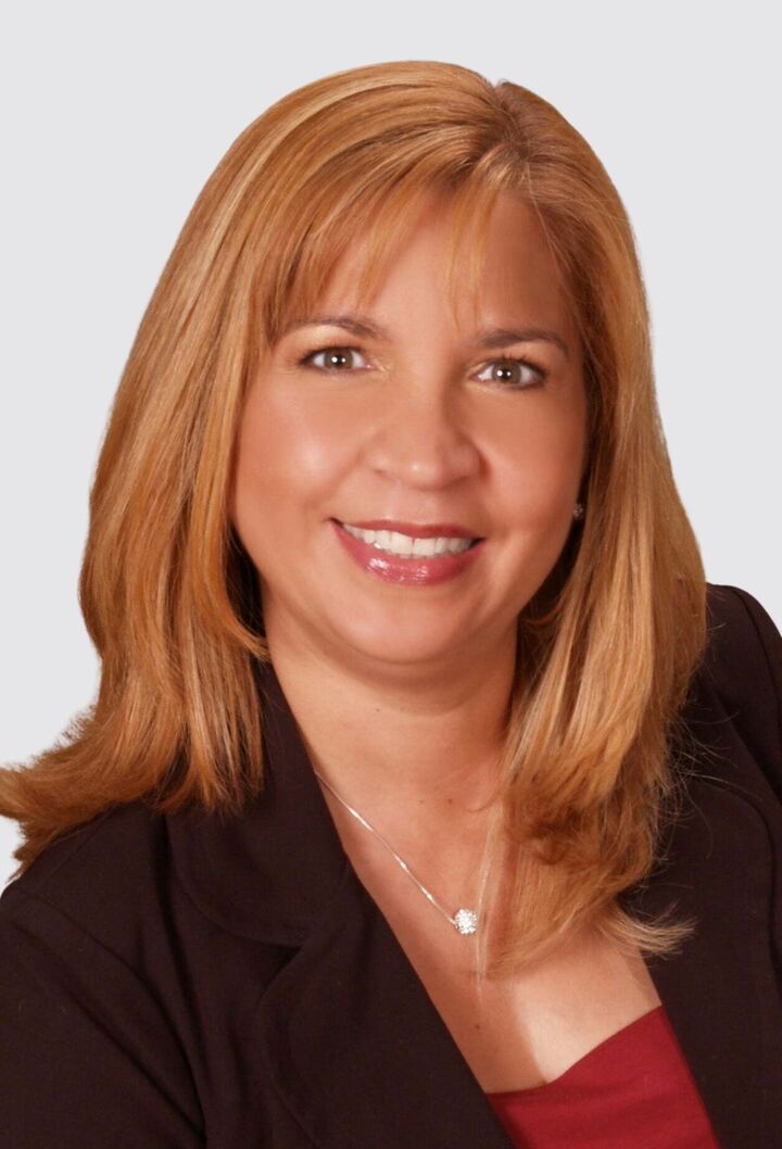 Ana Del Rio, Real Estate Salesperson in Miami, World Connection