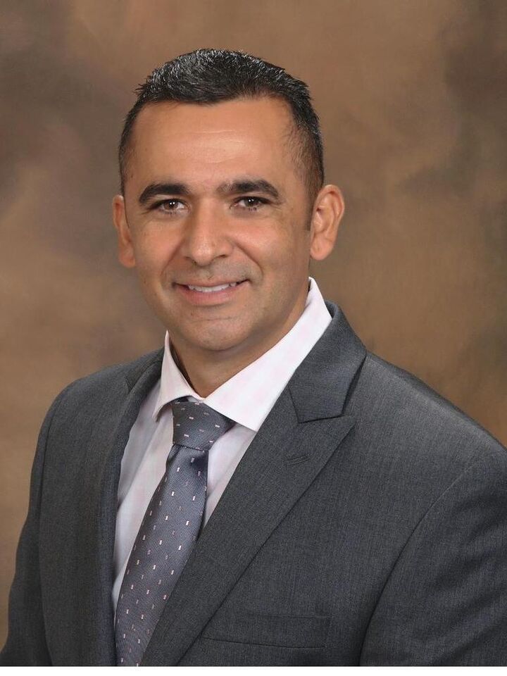 Robert Alvidrez, Real Estate Salesperson in Moreno Valley, Town & Country