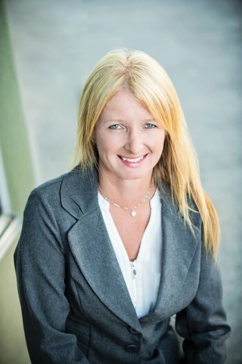 Wendy Simms,  in Kennewick, Professional Realty Services