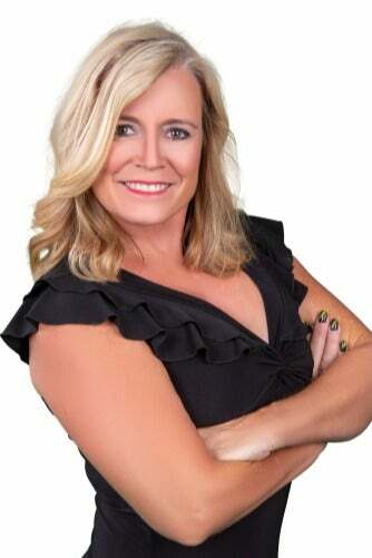 Brenda Lou Zingg, Real Estate Salesperson in Canyon Lake, Associated Brokers Realty
