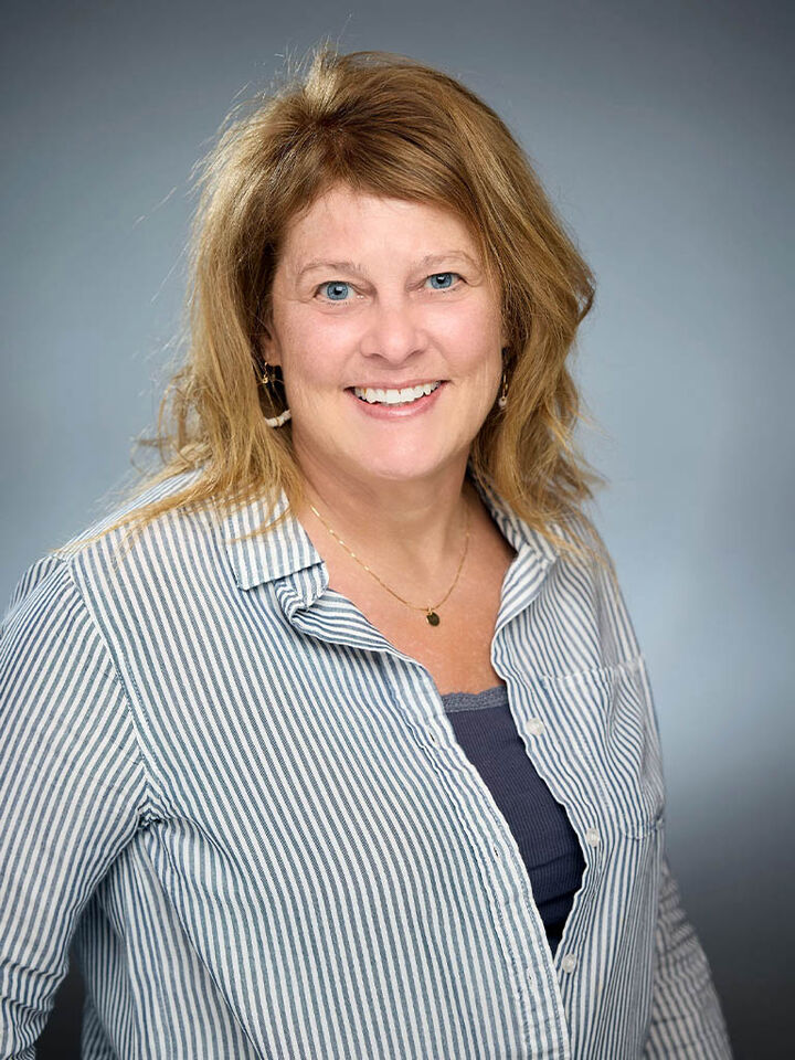 Renee Robson, Real Estate Salesperson in Cross Plains, Affiliated
