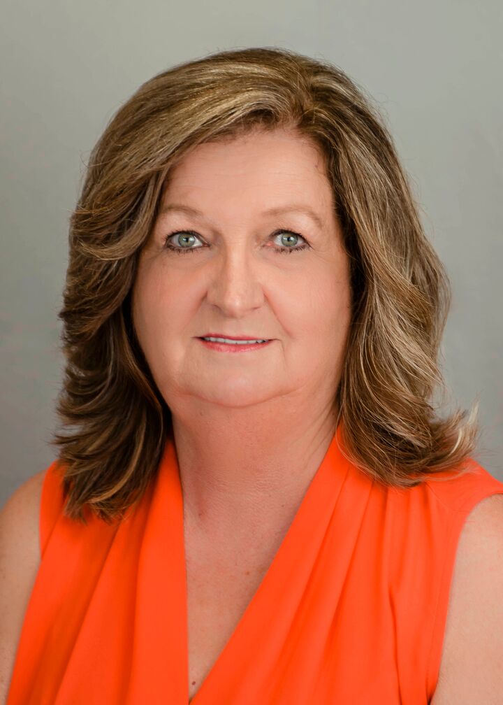 Joan Harper, Real Estate Salesperson in Arab, Southern Branch