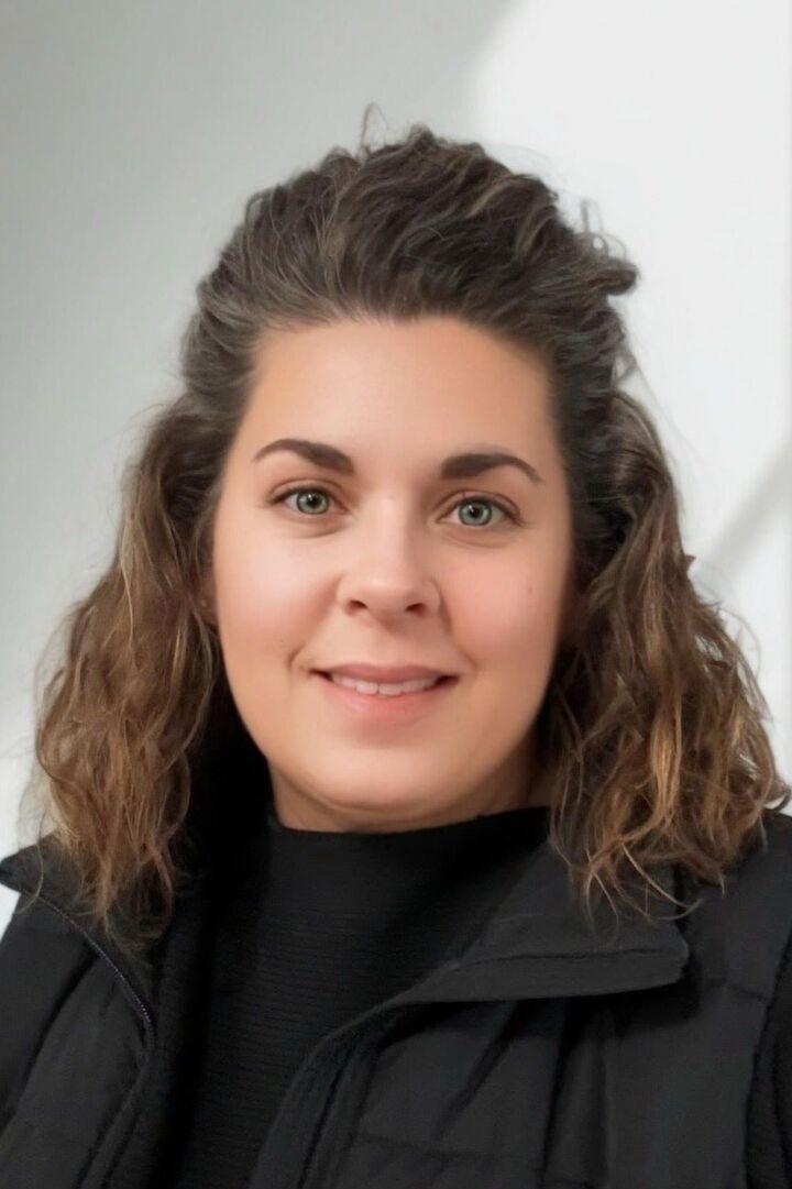 Jaimie Steward,  in Lansing, Professionals