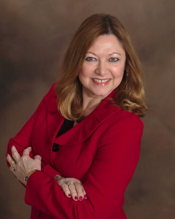 Marie Sufrin, Associate Real Estate Broker in Wading River, M&D Good Life