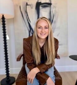 Jessica Clemens,  in Van Alstyne, Crew