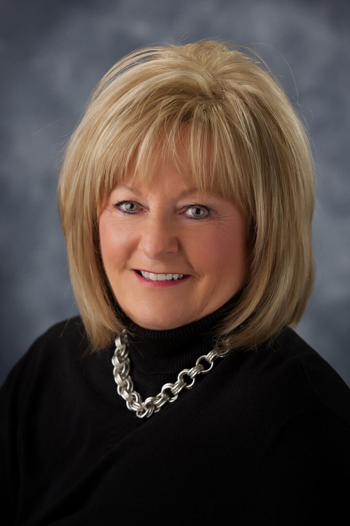 Cathy Serafini, Real Estate Salesperson in Bay City, Signature Realty
