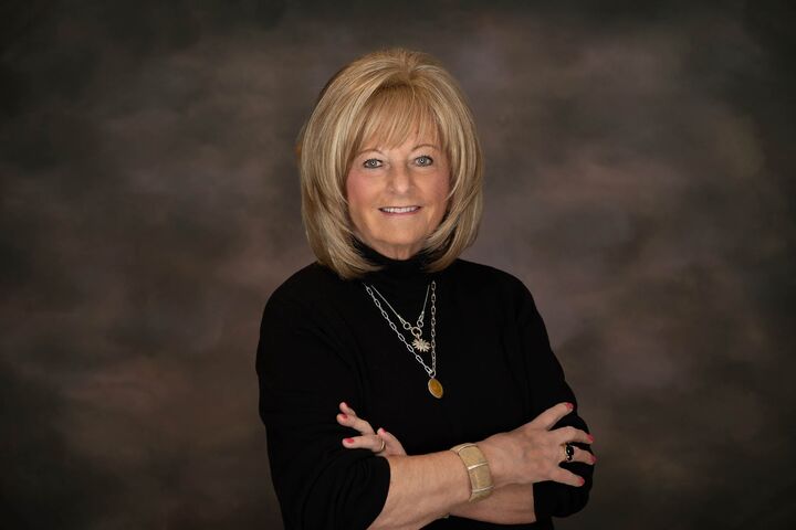 Cathy Serafini, Real Estate Salesperson in Bay City, Signature Realty
