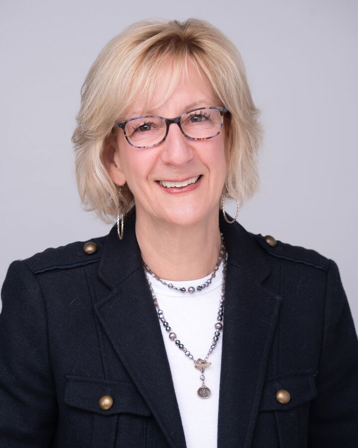 Jeanne Leombruno, Real Estate Salesperson in Mendon, Custom Home Realty