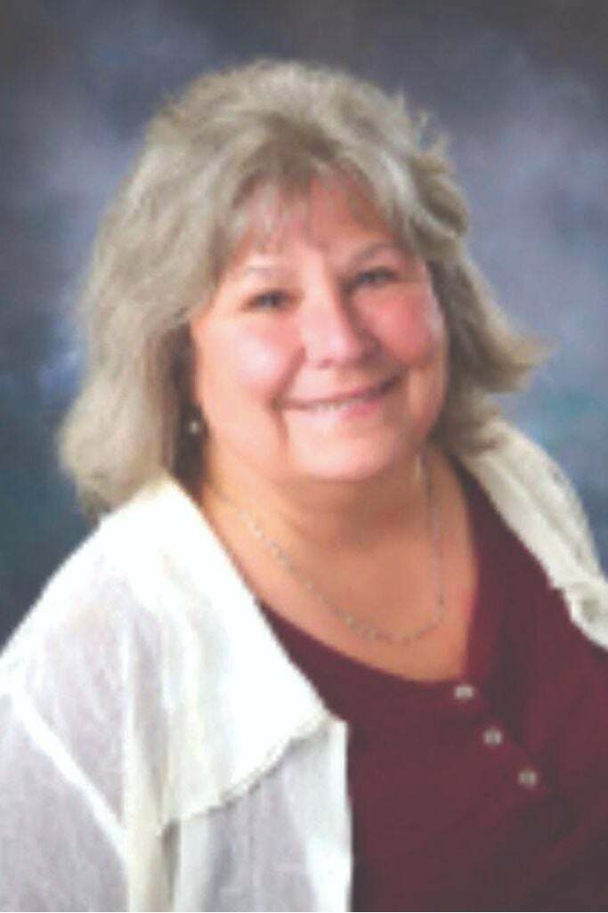 Laurie Kelly, Sales Associate in Lansing, Professionals