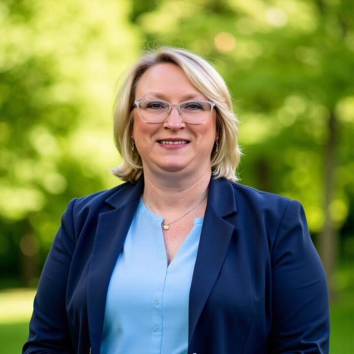 Dawn Griffith, Real Estate Salesperson in Bedford, Premier