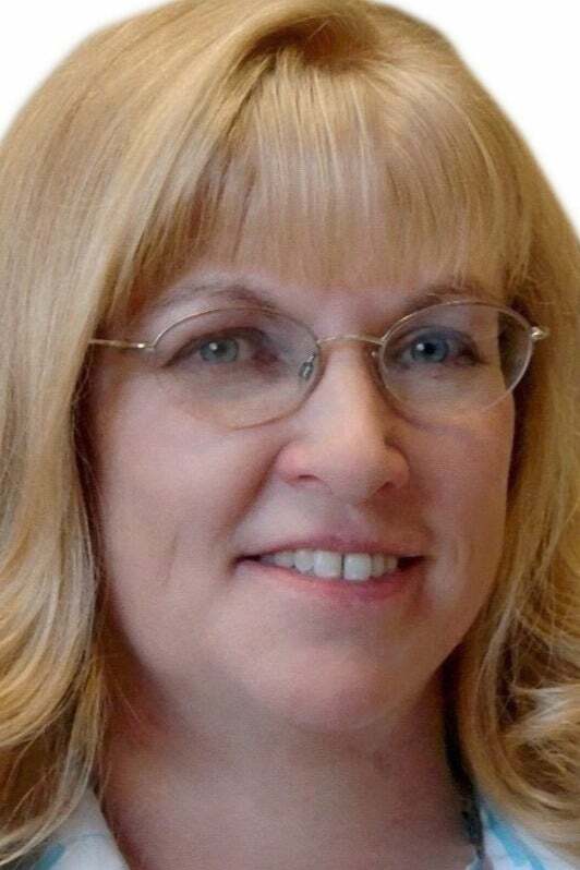 Lana Lavenbarg, Real Estate Broker in Grants Pass, Cutting Edge