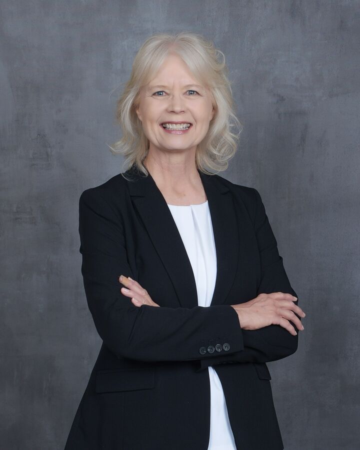 Renee Sawyer,  in Las Vegas, Windermere