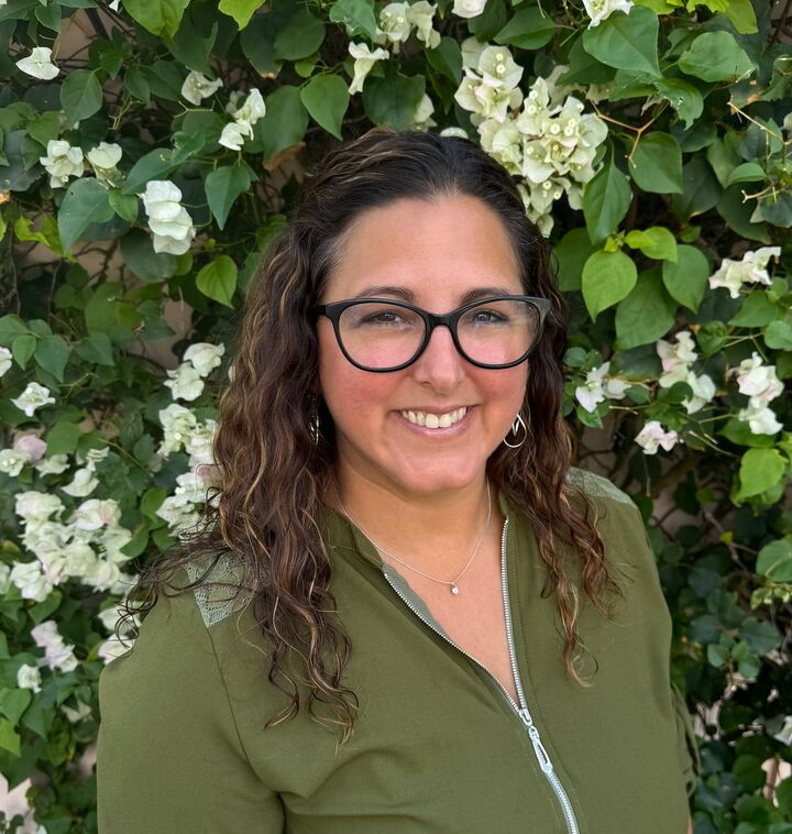 Kelli Mintzer, Sales Associate in Vero Beach, Paradise