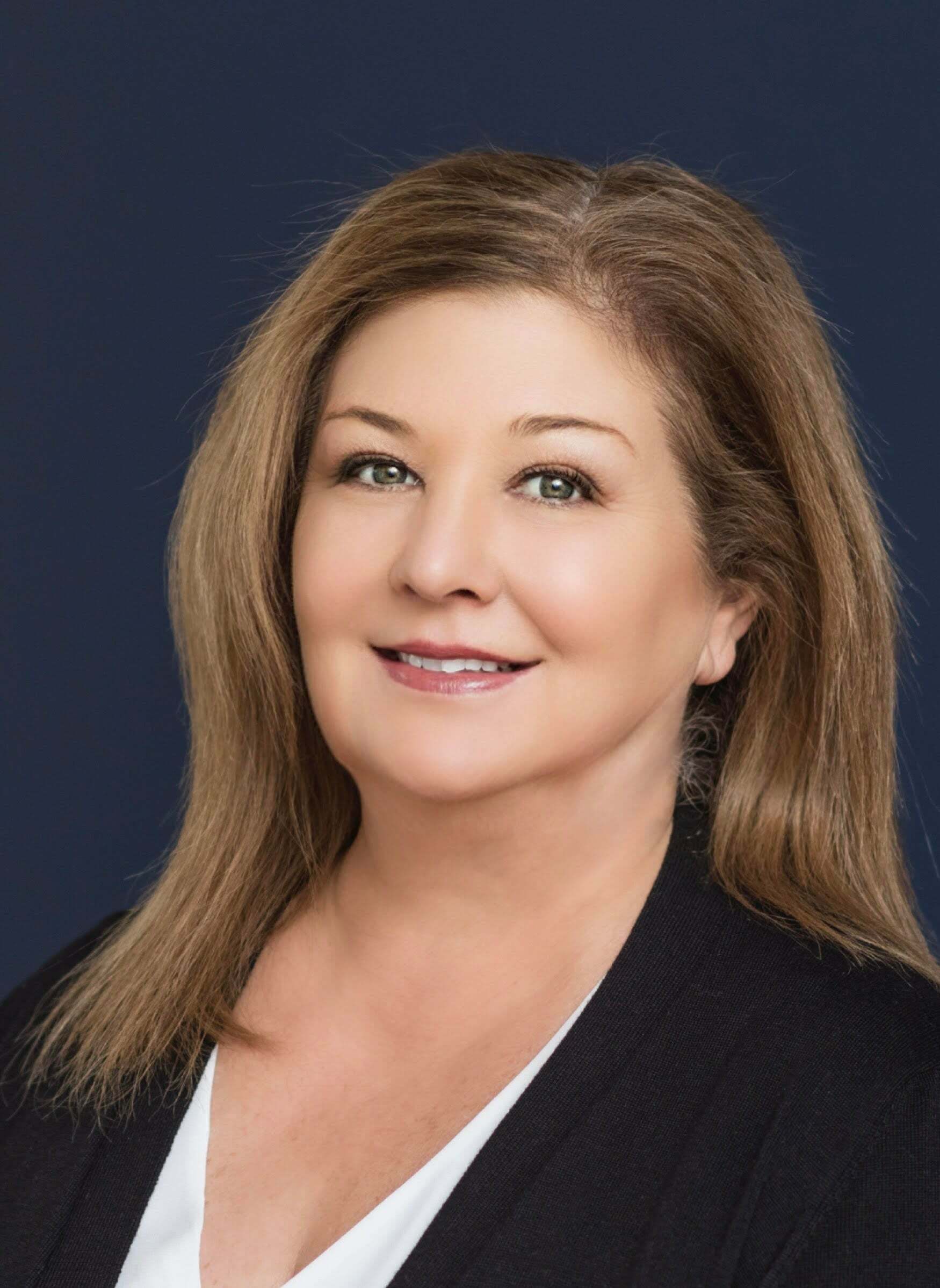 Lynda Terhune, Sales Associate in Barrington, Mott & Chace Sotheby's International Realty
