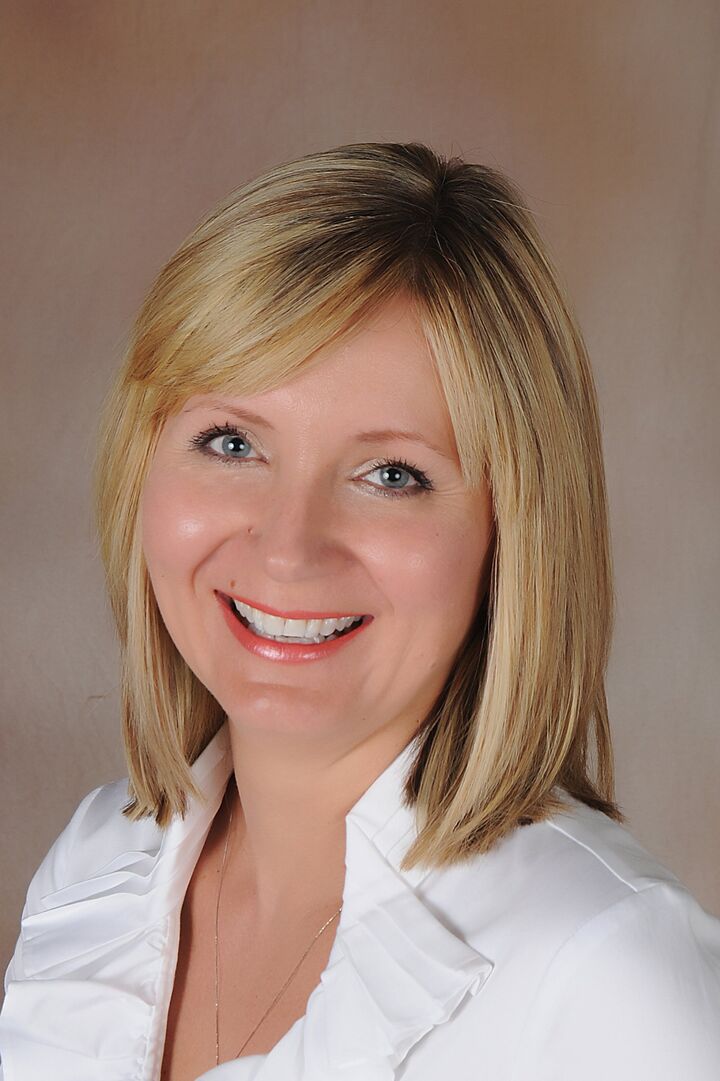 Yana Halliwell, Real Estate Salesperson in Brandon, Circle