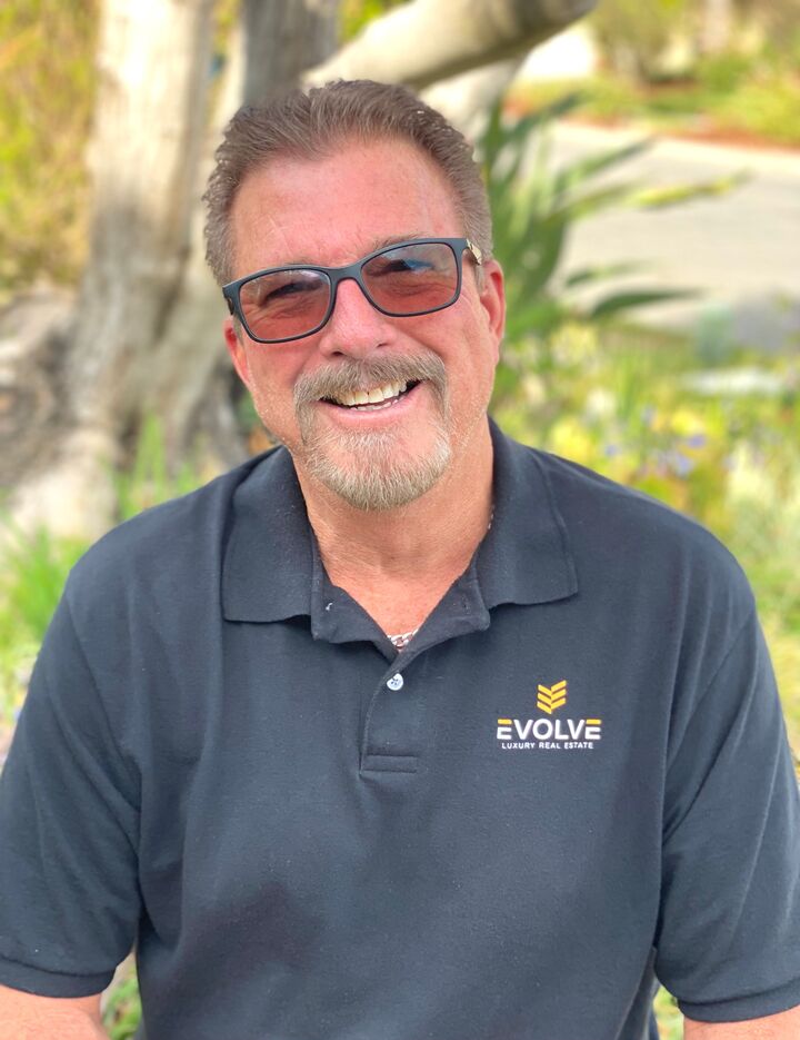 Robert Brown, Real Estate Salesperson in Simi Valley, Town Center