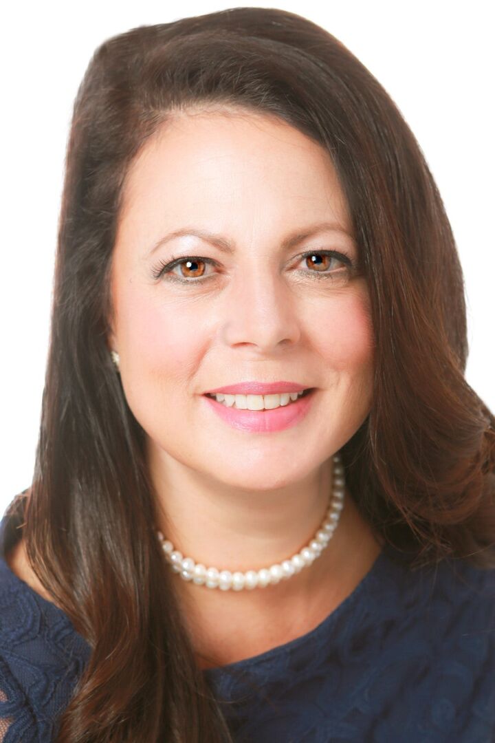 Stacie Curtis, Real Estate Salesperson in Red Bank, Murphy & Co.