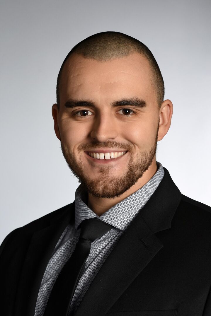 Mike Cacovski, Associate Real Estate Broker in Winfield, Circle