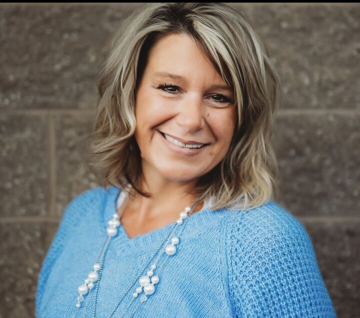 Kim Salvesen Pauly Hood River Cascade Locks Hood River Oak Street Stevenson The Dalles Windermere Windermere Real Estate