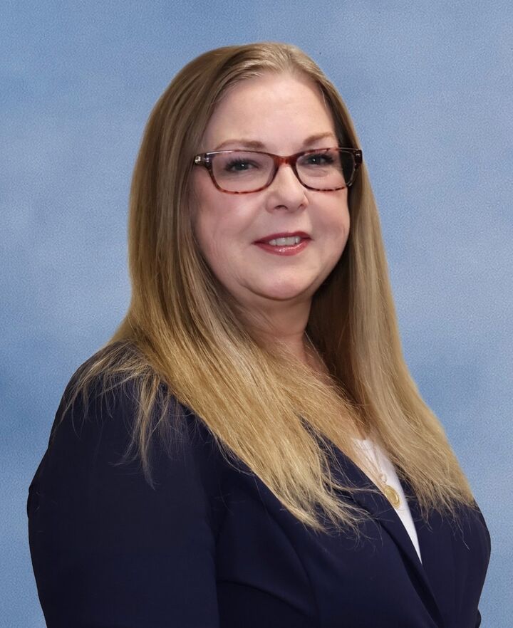 Kelly Tobin McKiski,  in Hauppauge, Realty Connect