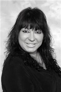 Yvonne Clemente, Real Estate Salesperson in Lyndhurst, Venture Real Estate