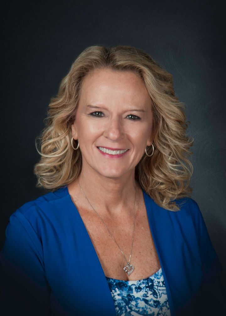 Brenda Bruce, Real Estate Salesperson in Richmond, Avenues