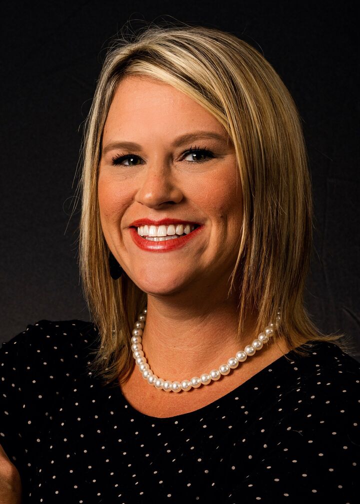 Lauren Rozell, Real Estate Salesperson in Henderson, Home Place Realty