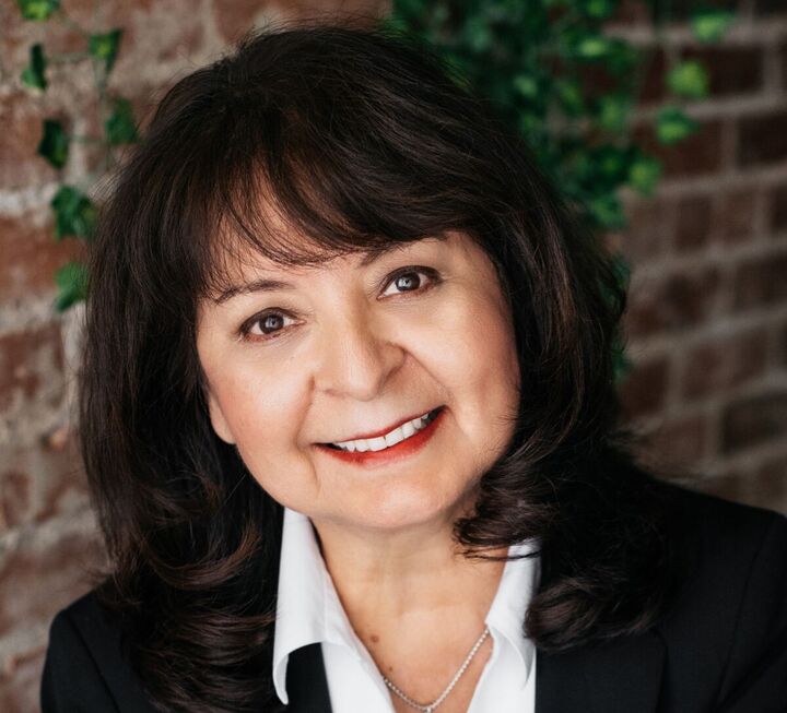 Elaine Durazo, Realtor® in Roseville, Windermere