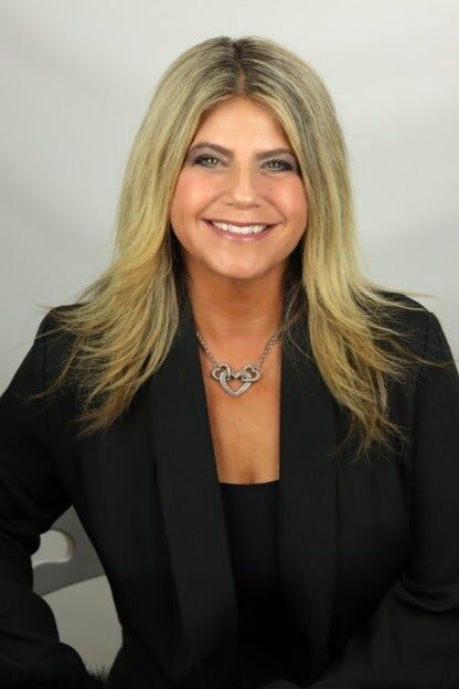 Jennifer Fragola, Real Estate Salesperson in Patchogue, M&D Good Life