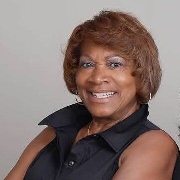 Brenda Davis, Real Estate Salesperson in Sterling Heights, Professionals