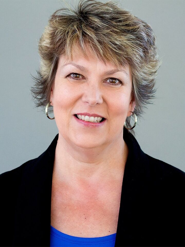 Cindy Johnson, Real Estate Salesperson in Mount Pleasant, Affiliated