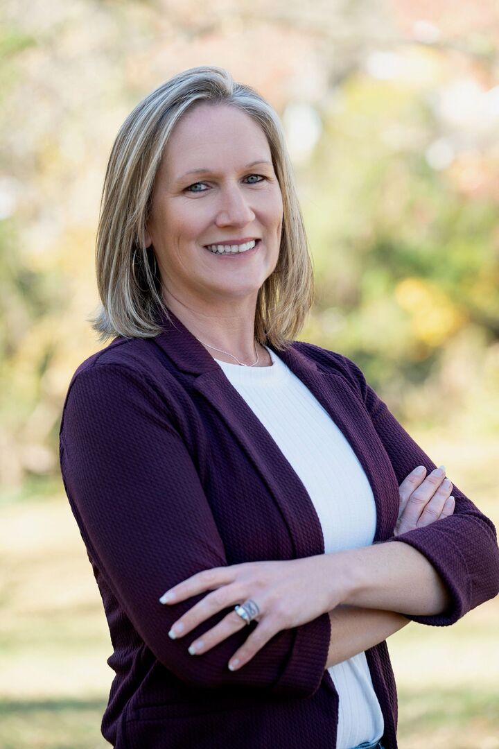 Tiffany Hunter, Real Estate Salesperson in Winchester, ERA OakCrest Realty, Inc.