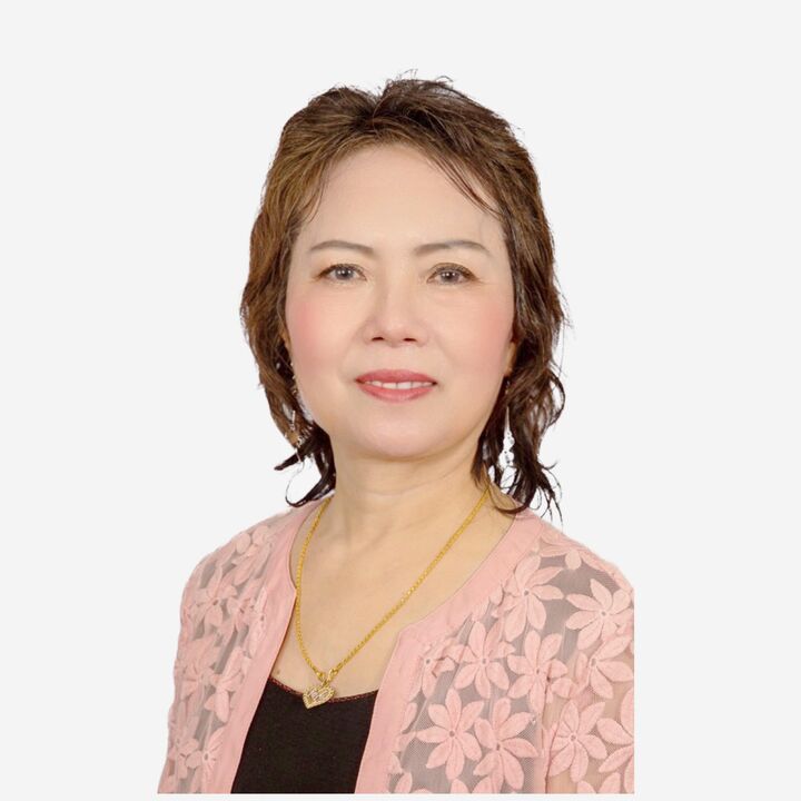 Lucy Xu,  in Schaumburg, Circle