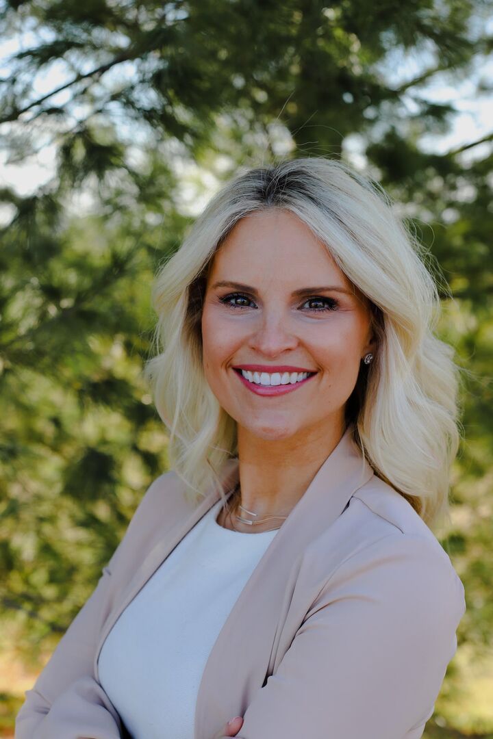 Allison Butler, Real Estate Salesperson in Winchester, Premier