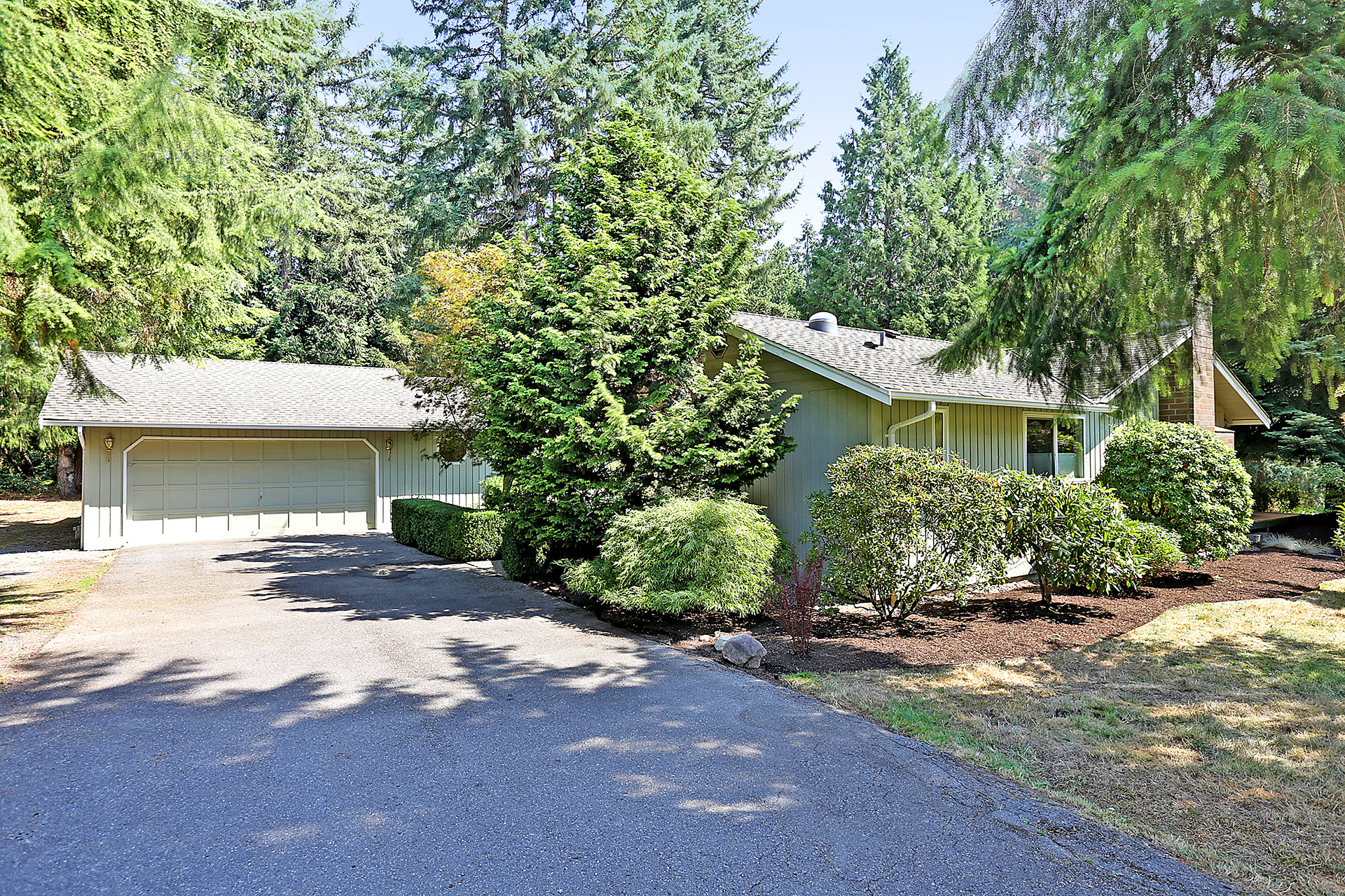 Property Photo:  16122 NE 198th St  WA 98072 