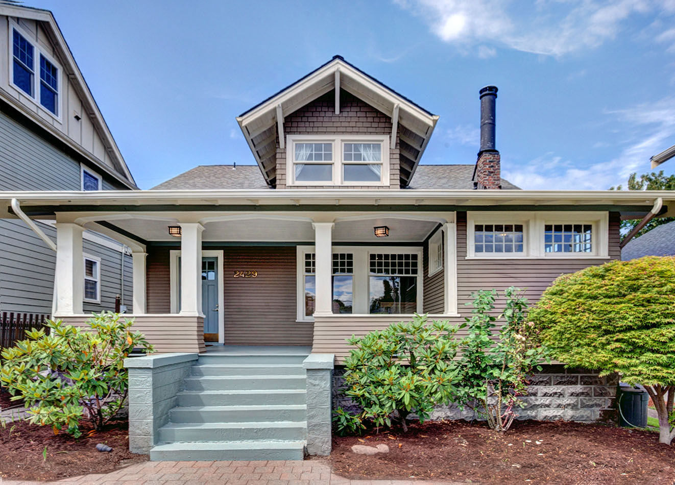 Property Photo: 2429 3rd Ave W WA 98119