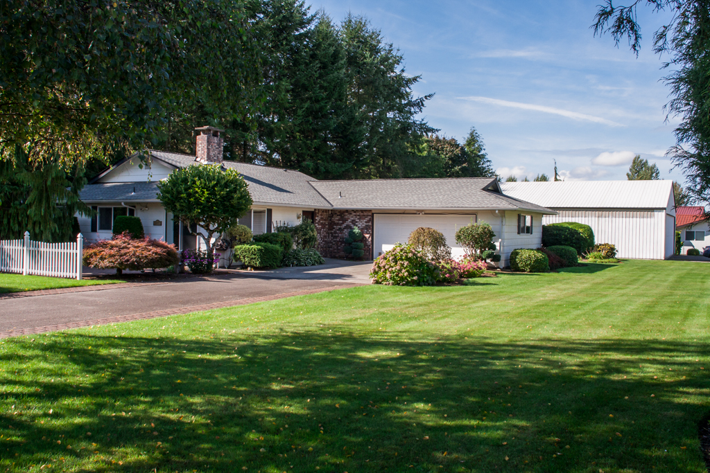 Property Photo: 7325 Meadowmist Lane WA 98248