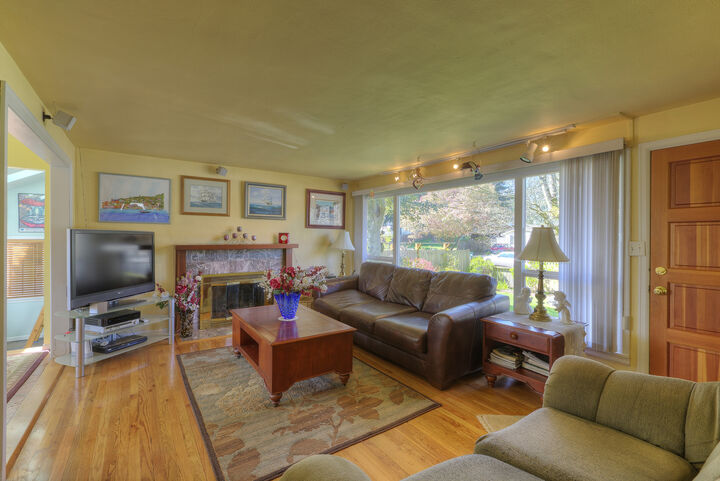 Property Photo: Living room 15828 7th Ave SW  WA 98166 